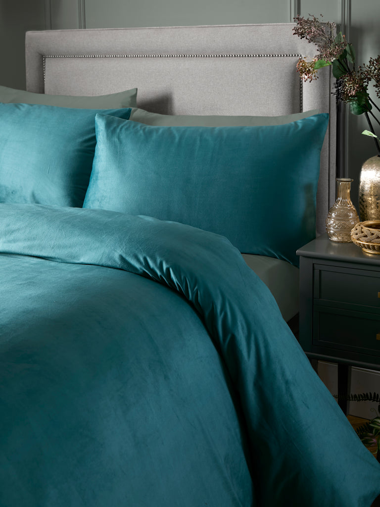 Laurence Llewelyn Bowen Montrose Luxury Velvet Duvet Set