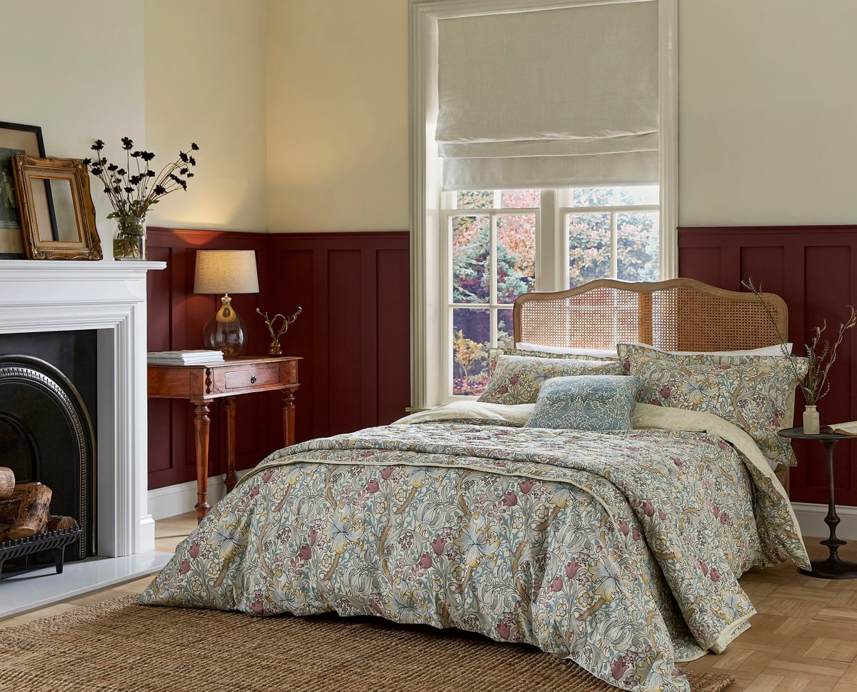 Morris & Co Golden Lily Fig Duvet Set