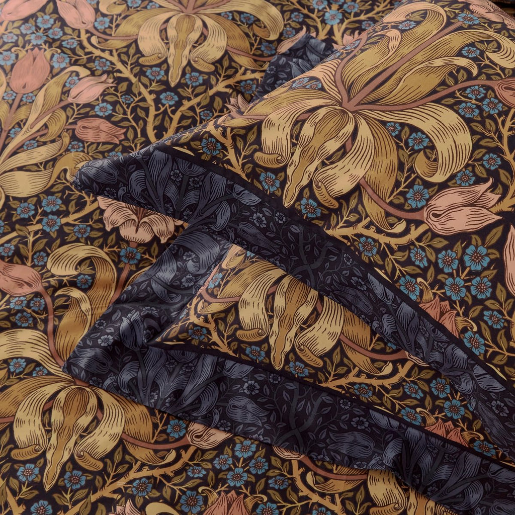 Morris & Co Spring Thicket Old Fashioned Blue Duvet Set