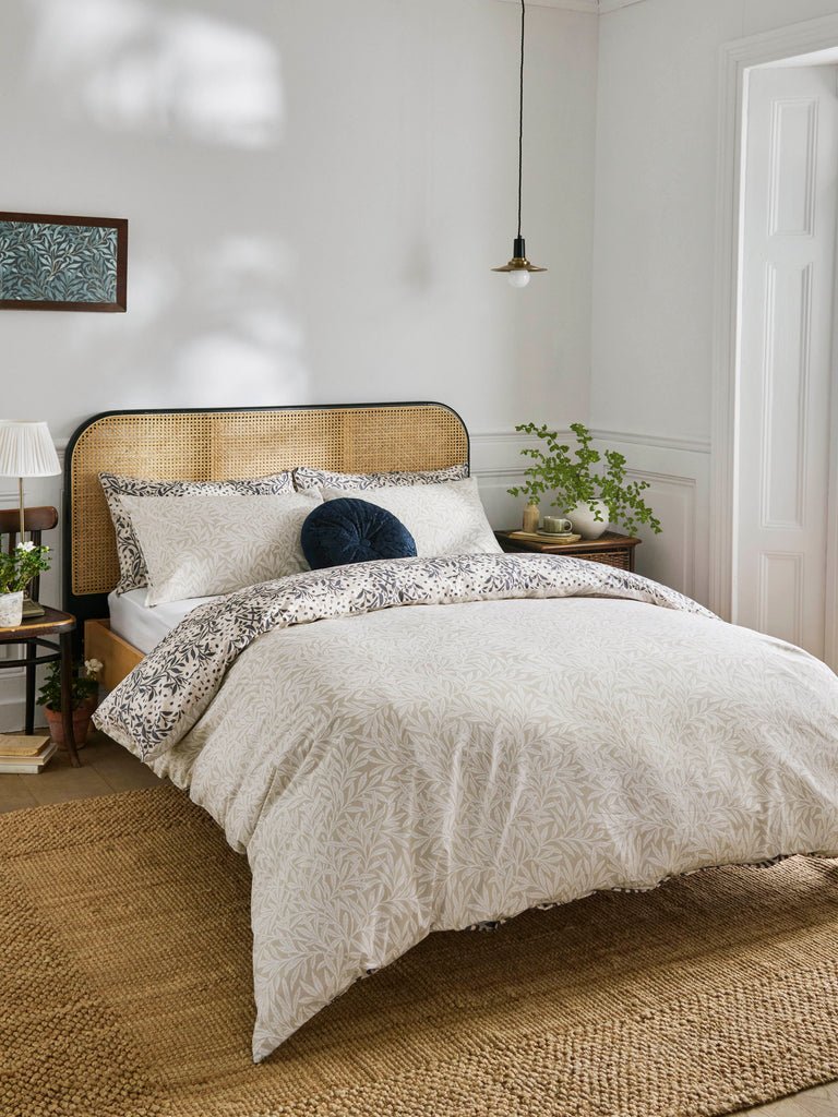 William Morris at Home Michaelmas Daisy Linen Duvet Set