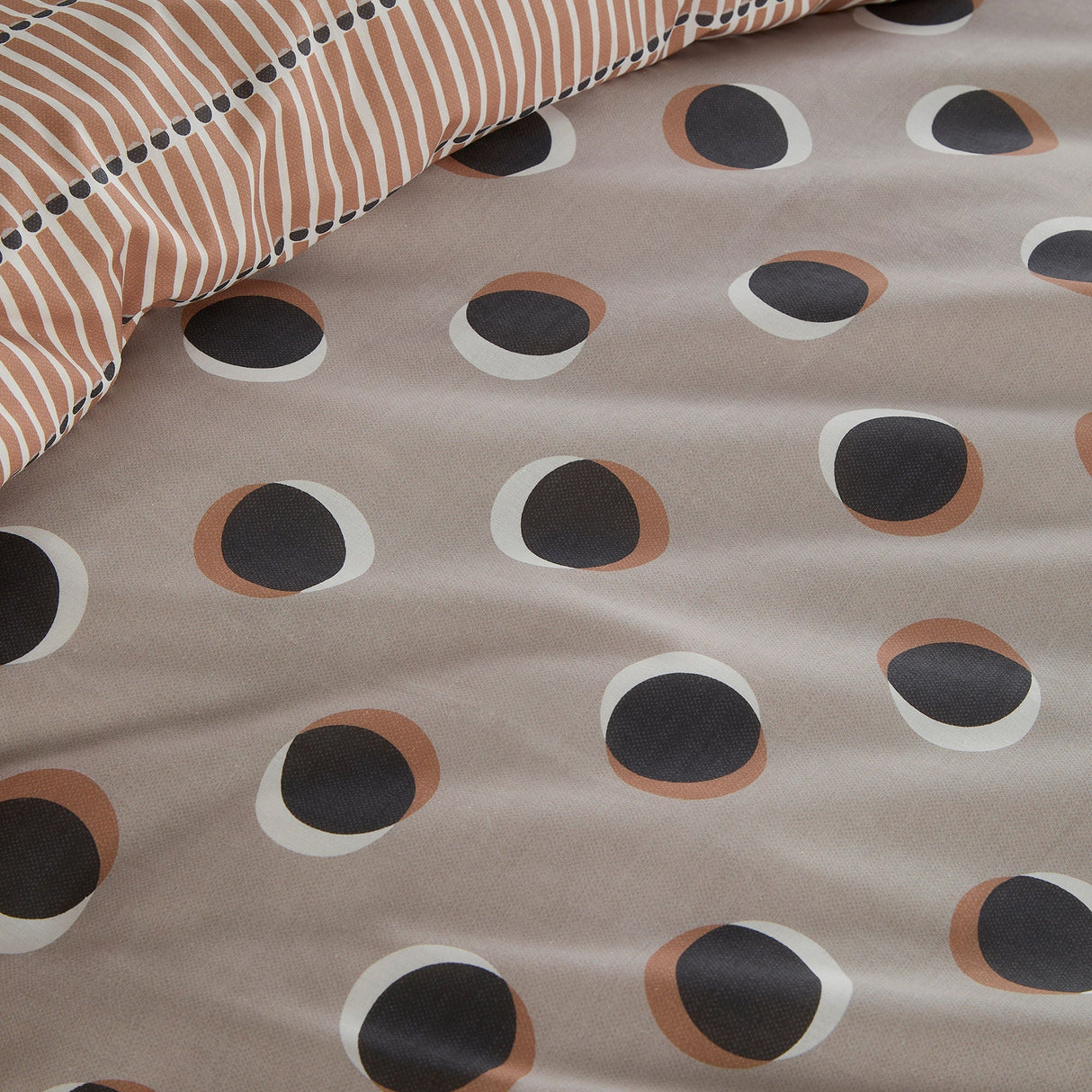 Fusion Polka Dots Duvet Set