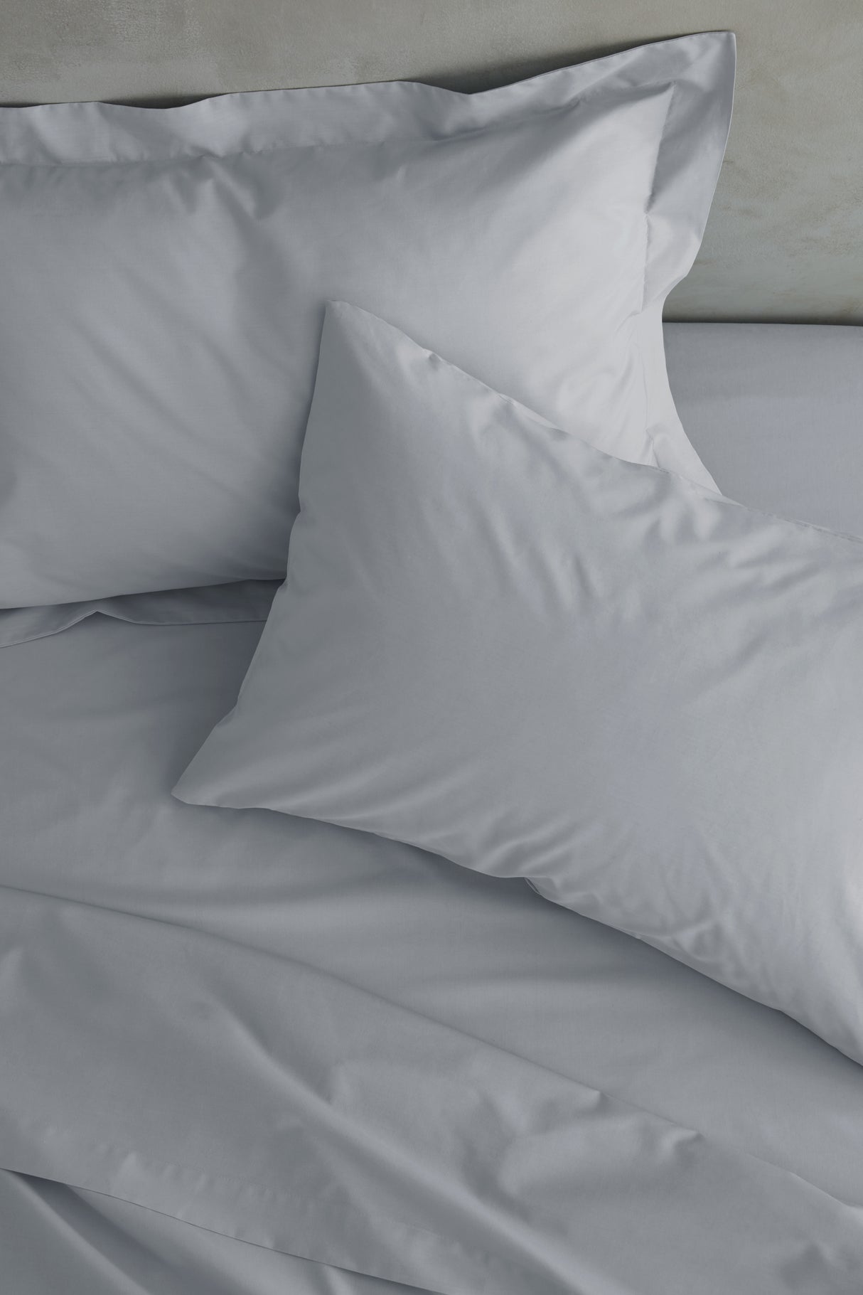 Catherine Lansfield Easy Iron 50% Polyester/50% Combed Cotton 180 Thread Count Percale Grey Sheets