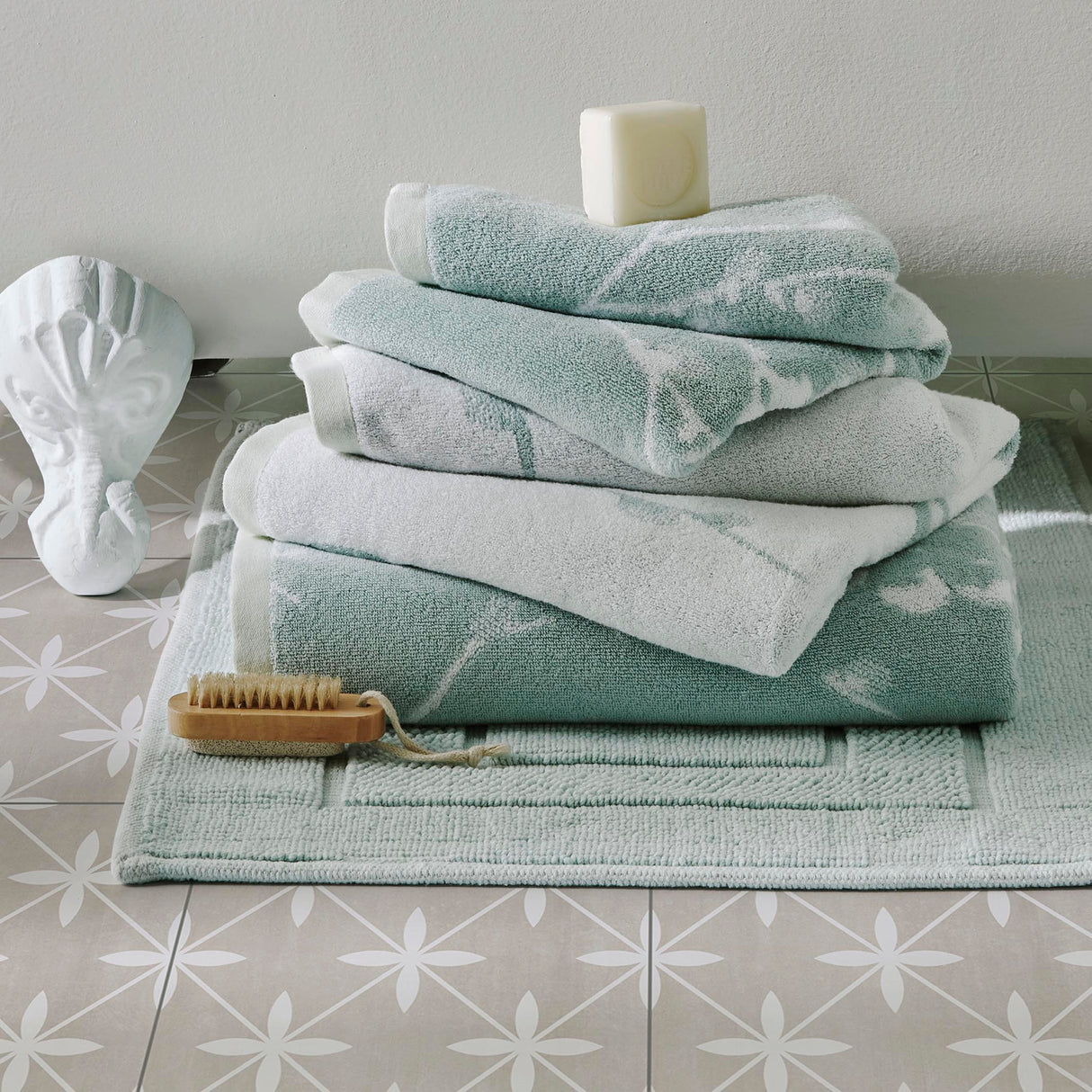 Laura Ashley Pussy Willow 100% Cotton 580gsm Towels