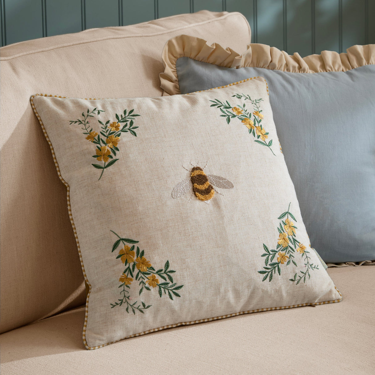 Wylder Ramble Bees Natural 50cm x 50cm Polyester Filled Cushion
