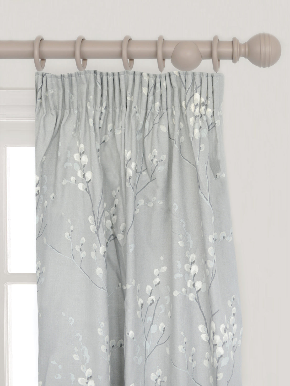 Laura Ashley Wooden Ribbed Ball Curtain Pole (ORDER ONLY)
