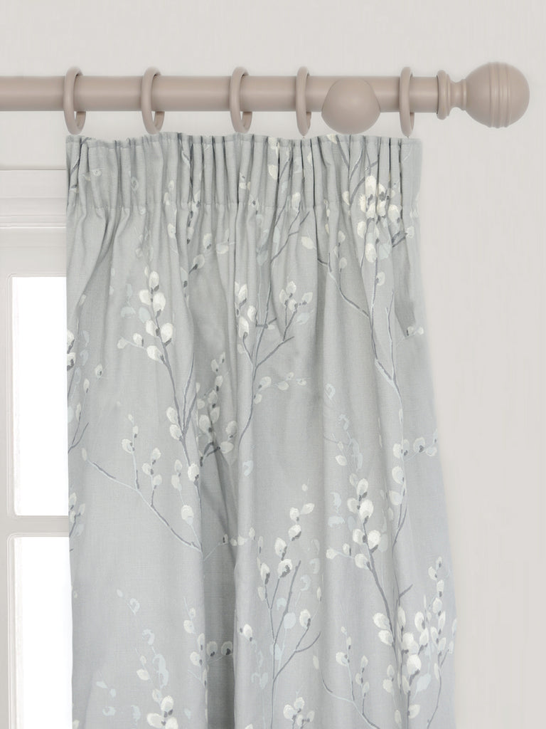 Laura Ashley Wooden Ribbed Ball Curtain Pole (ORDER ONLY)