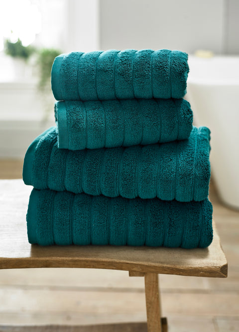 The Lyndon Company Ribbleton 100% BCI Cotton 680gsm Dark Green Towels