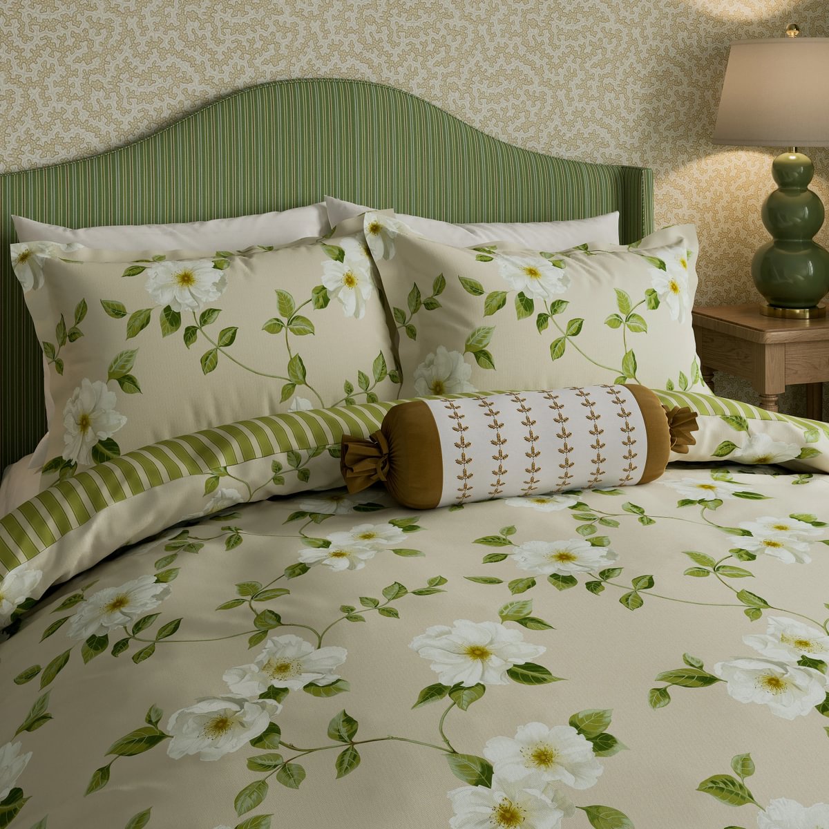 Sanderson x National Trust Poet`s Rose Linen Duvet Set