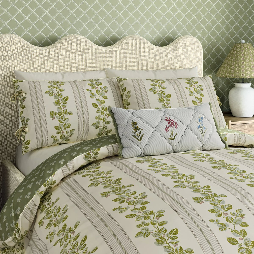 Sanderson x National Trust Cobnut Stripe Leaf Green Duvet Set