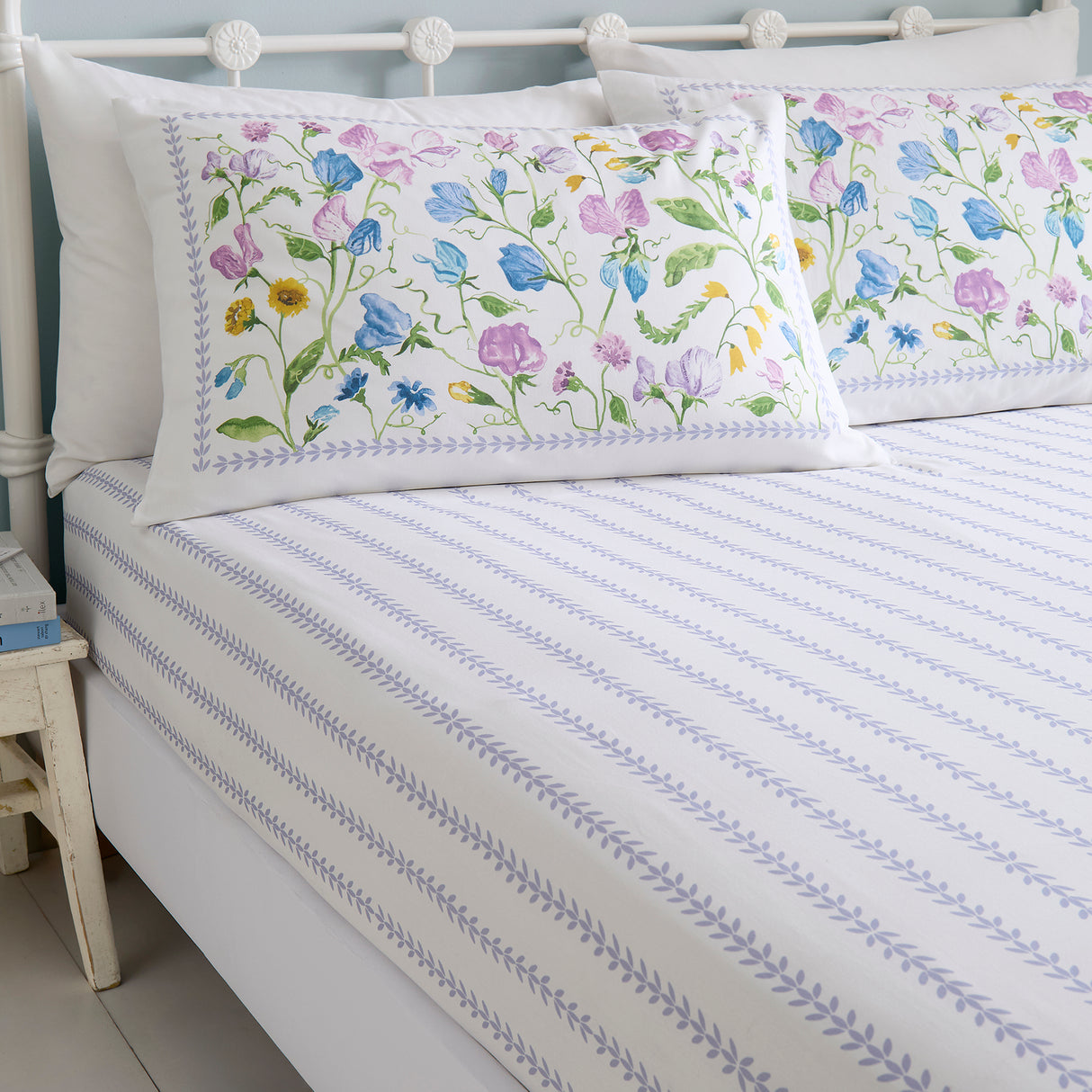 Dreams n Drapes Sweetpea Floral Lilac Duvet Set