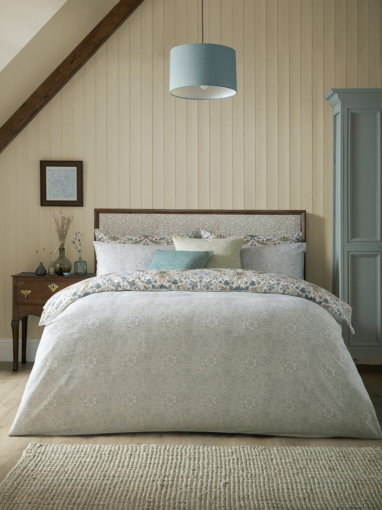 William Morris at Home Strawberry Thief Hessian Duvet Set