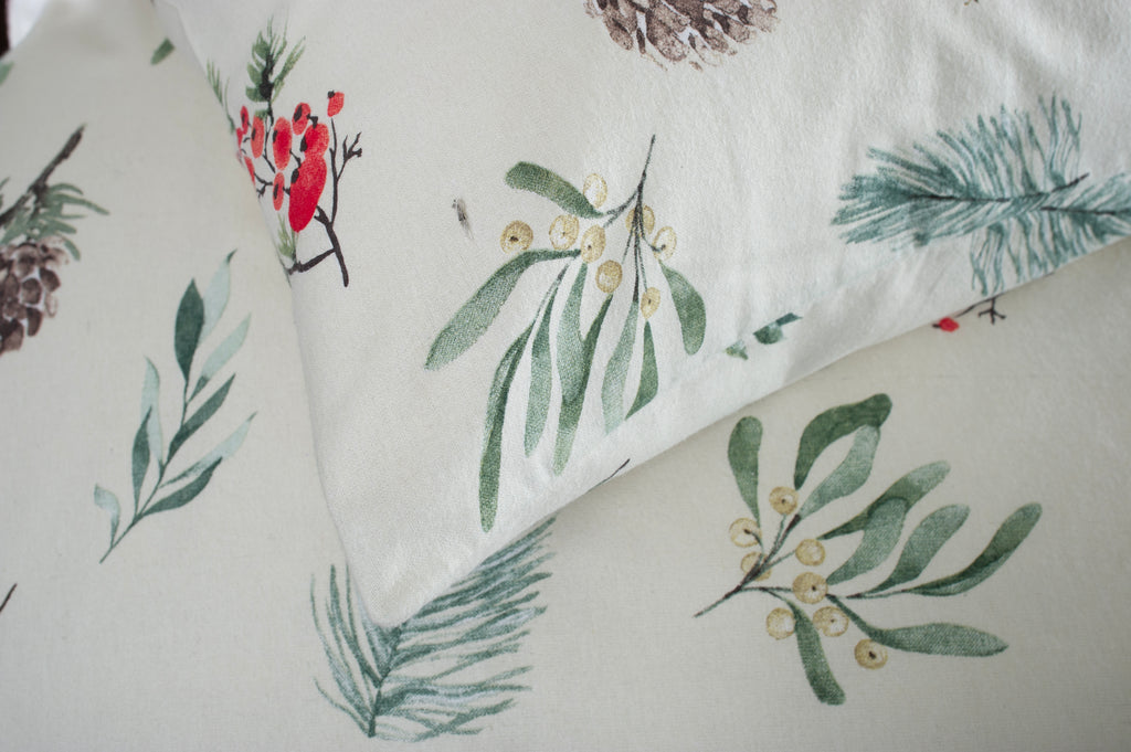 The Lyndon Company Christmas Leaf Multi 100% Brushed Cotton Duvet Set