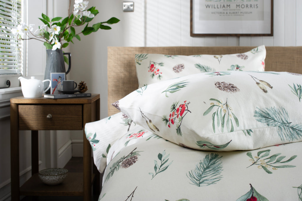 The Lyndon Company Christmas Leaf Multi 100% Brushed Cotton Duvet Set