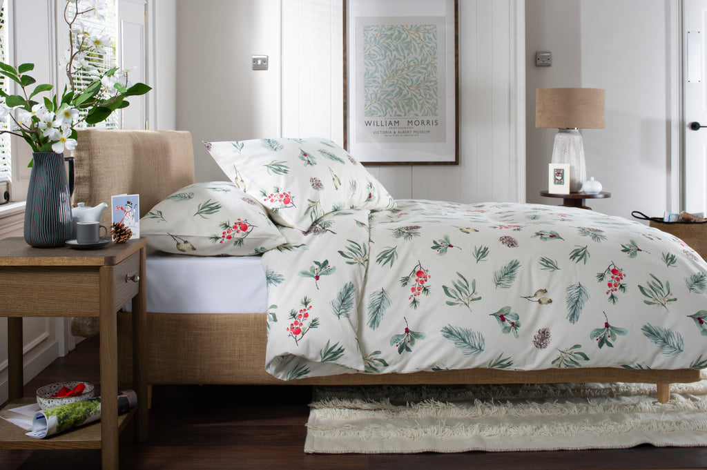 The Lyndon Company Christmas Leaf Multi 100% Brushed Cotton Duvet Set