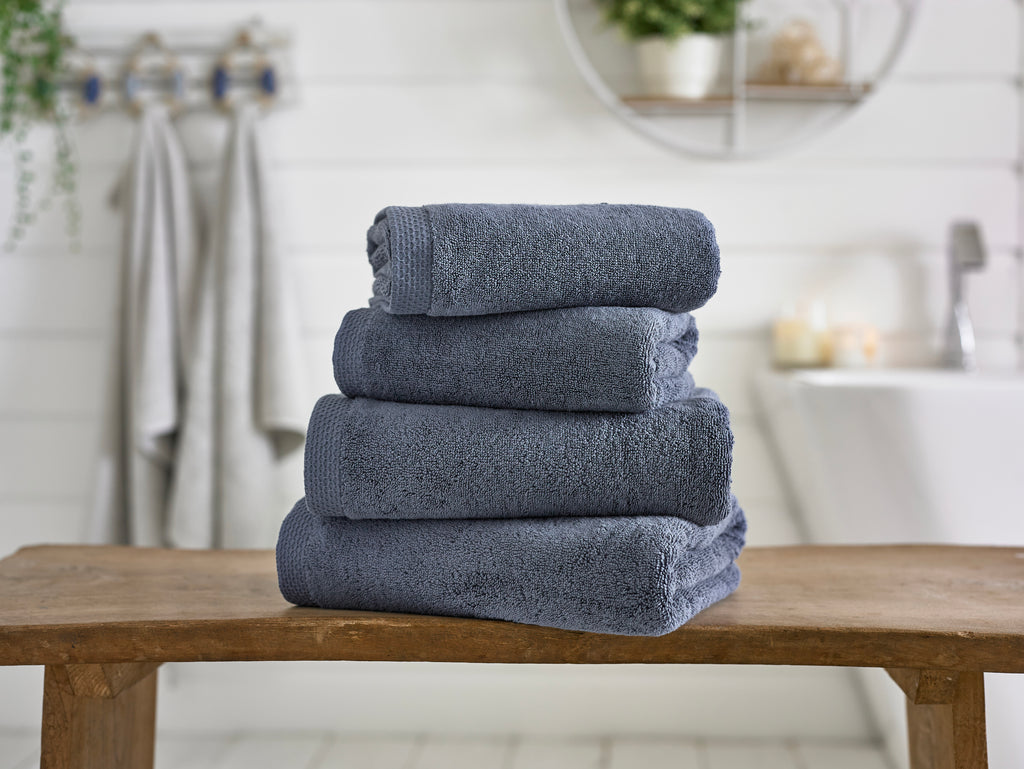 The Lyndon Company Egyptian Spa 100% Cotton 700gsm Midnight Towels
