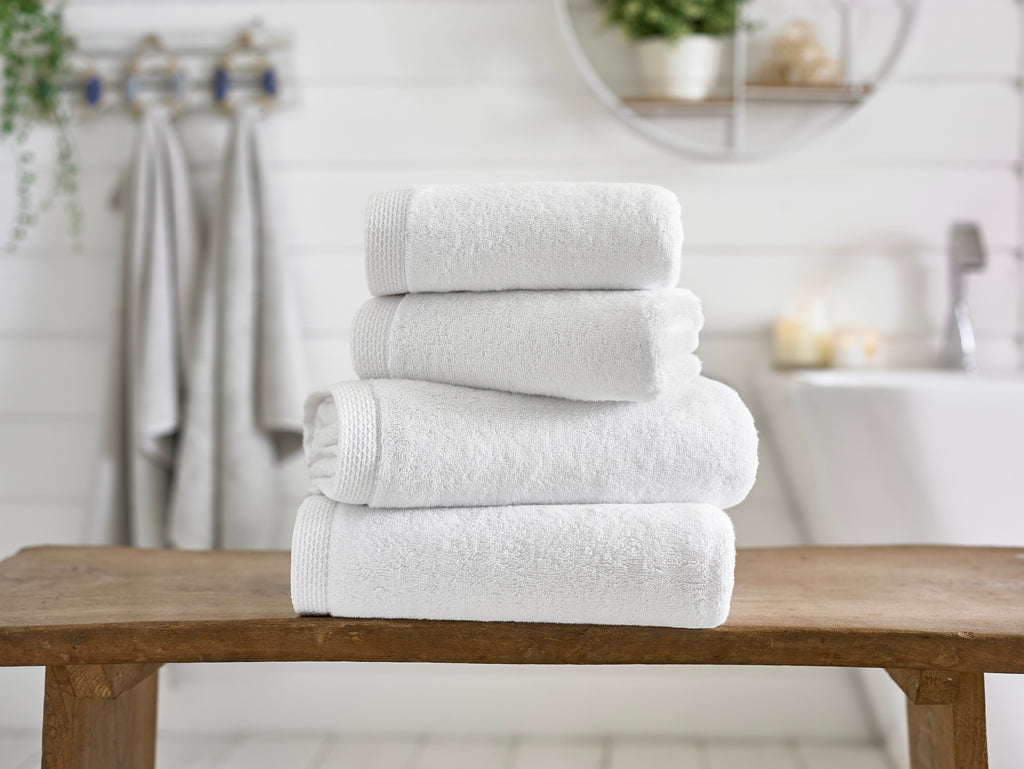 The Lyndon Company Egyptian Spa 100% Cotton 700gsm White Towels