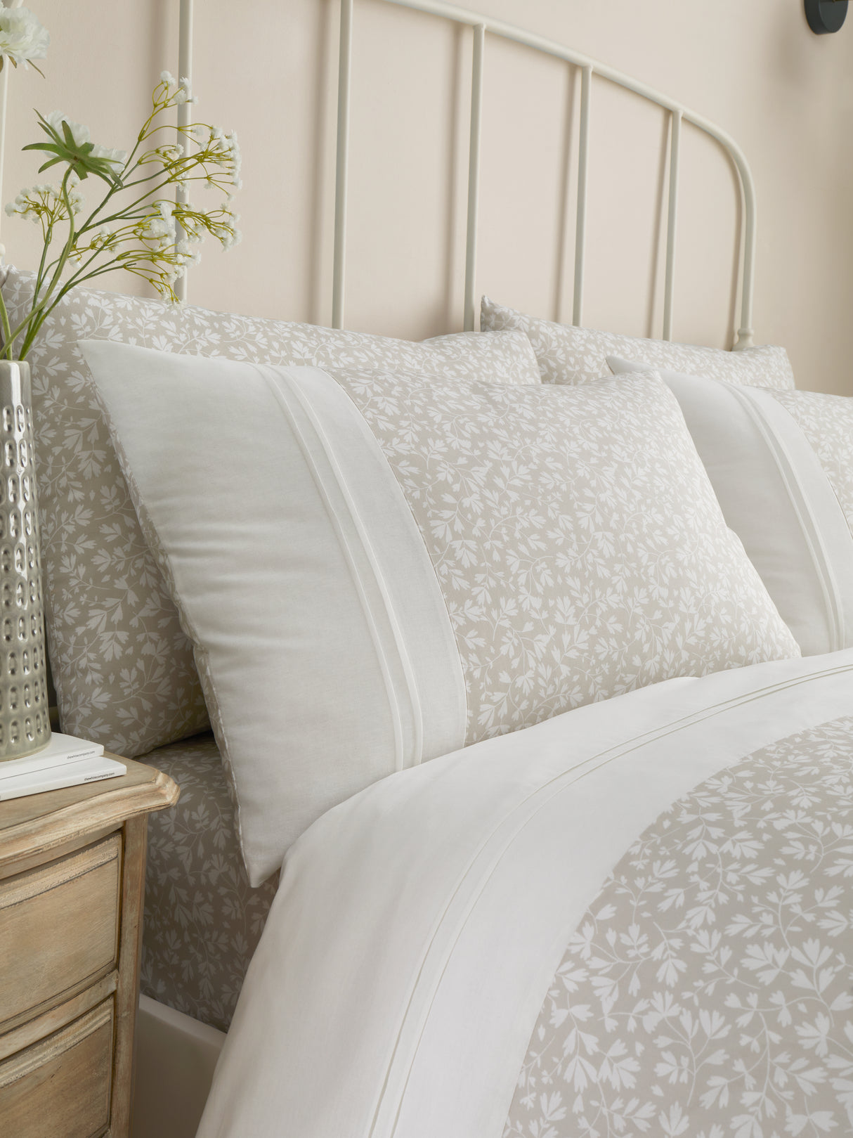 Dreams N Drapes Decorative Tess Duvet Set