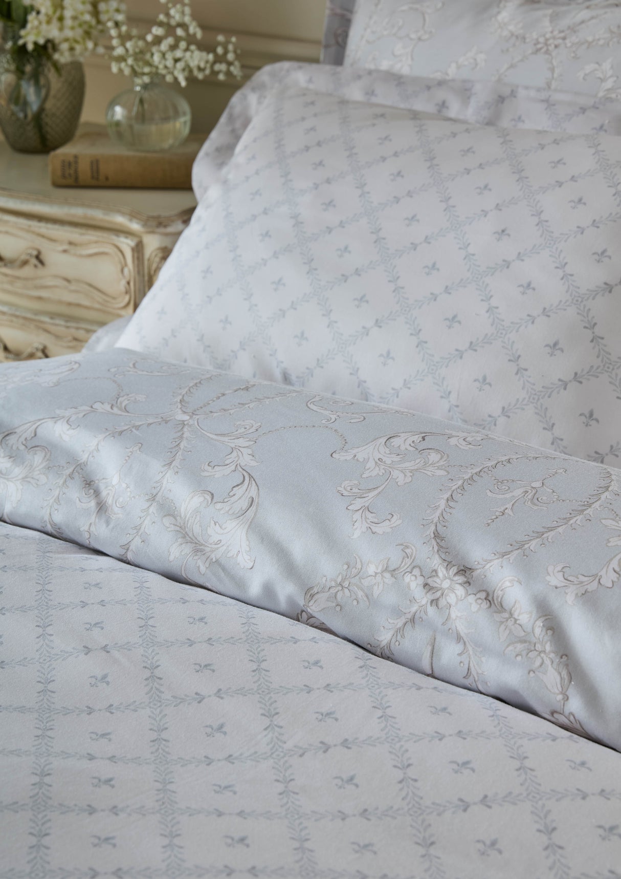 Historic Royal Palaces Tijou Porcelain Blue Duvet Set