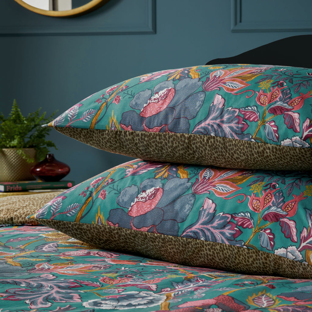 Wylder Tropics Viranai Exotic Floral Duvet Set