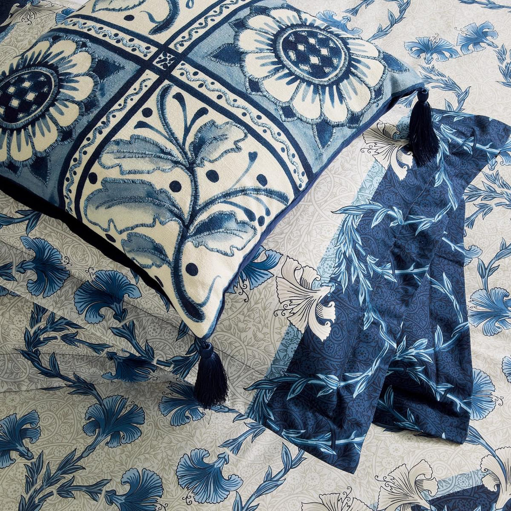 Morris & Co & V&A Scrolling Carnation Indigo & Ivory Duvet Set