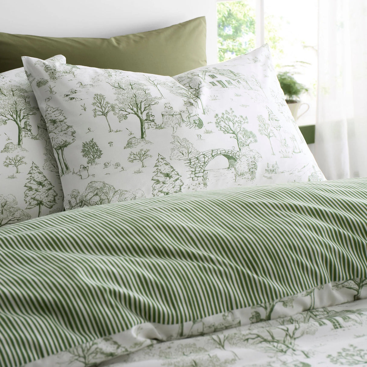 Fusion Woodland Toile Green Duvet Set