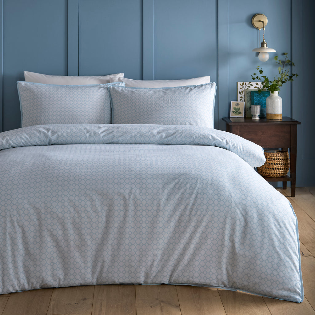 Appletree Willow Tree Scene Blue Duvet Set