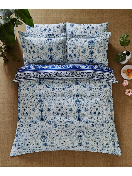 Joe Browns ZB171A Floral Vivid Vase Duvet Set