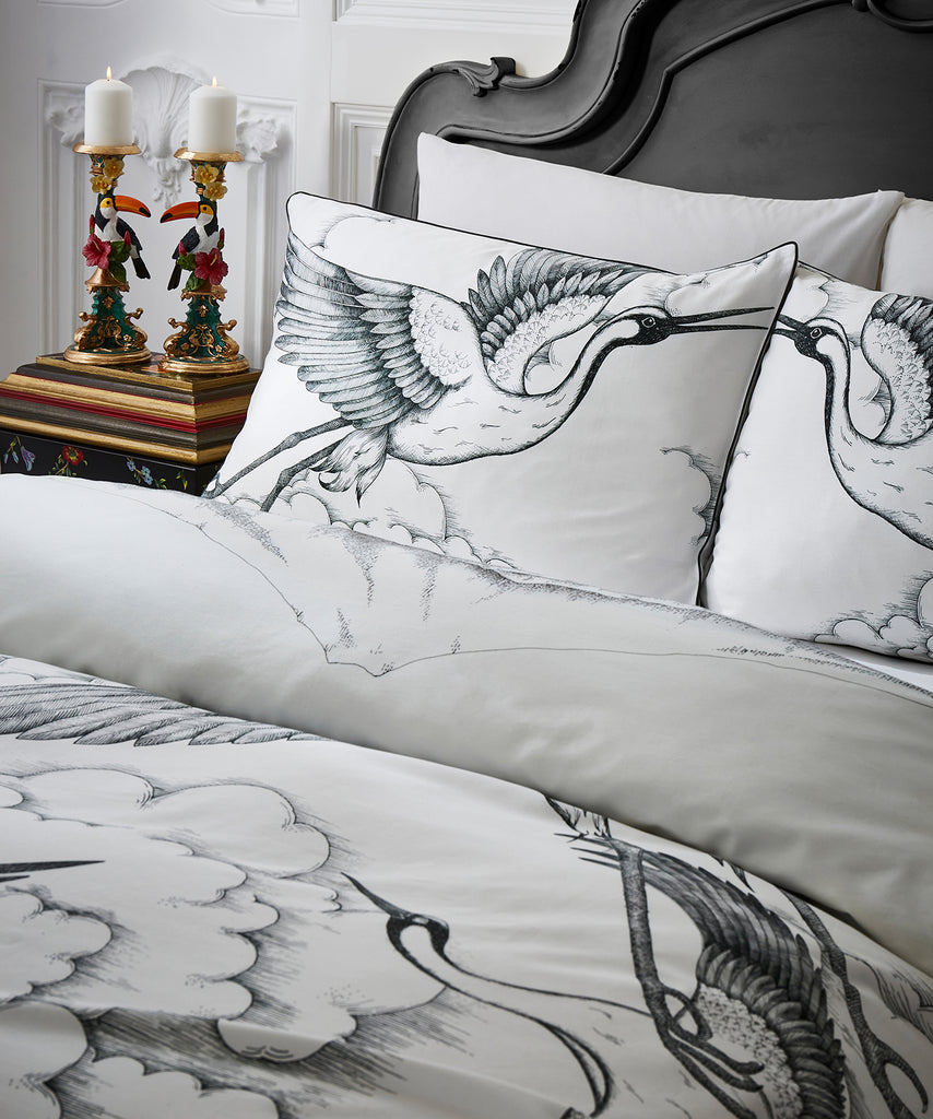Joe Browns ZB194 Herons In Flight Mono White Reversible Duvet Set