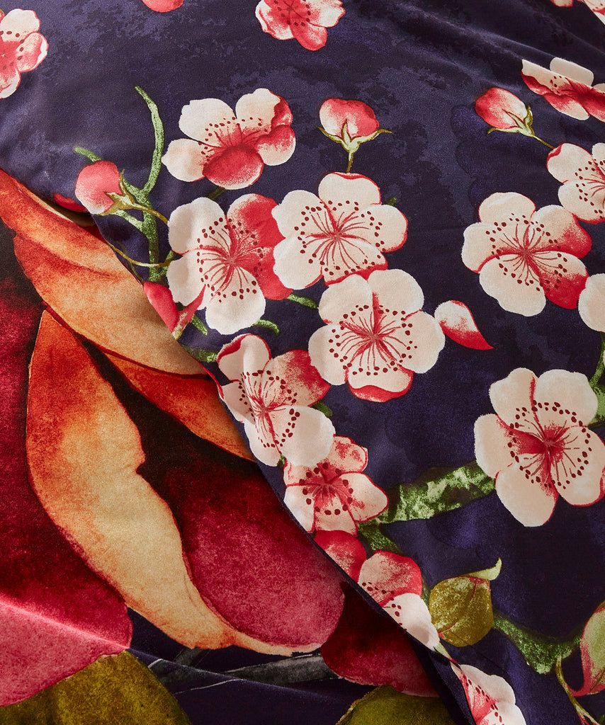 Joe Browns ZB195 Bold Blossom Navy Reversible Duvet Set