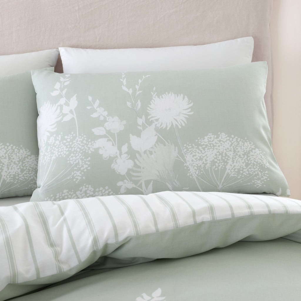 Catherine Lansfield Meadowsweet Floral Bedding