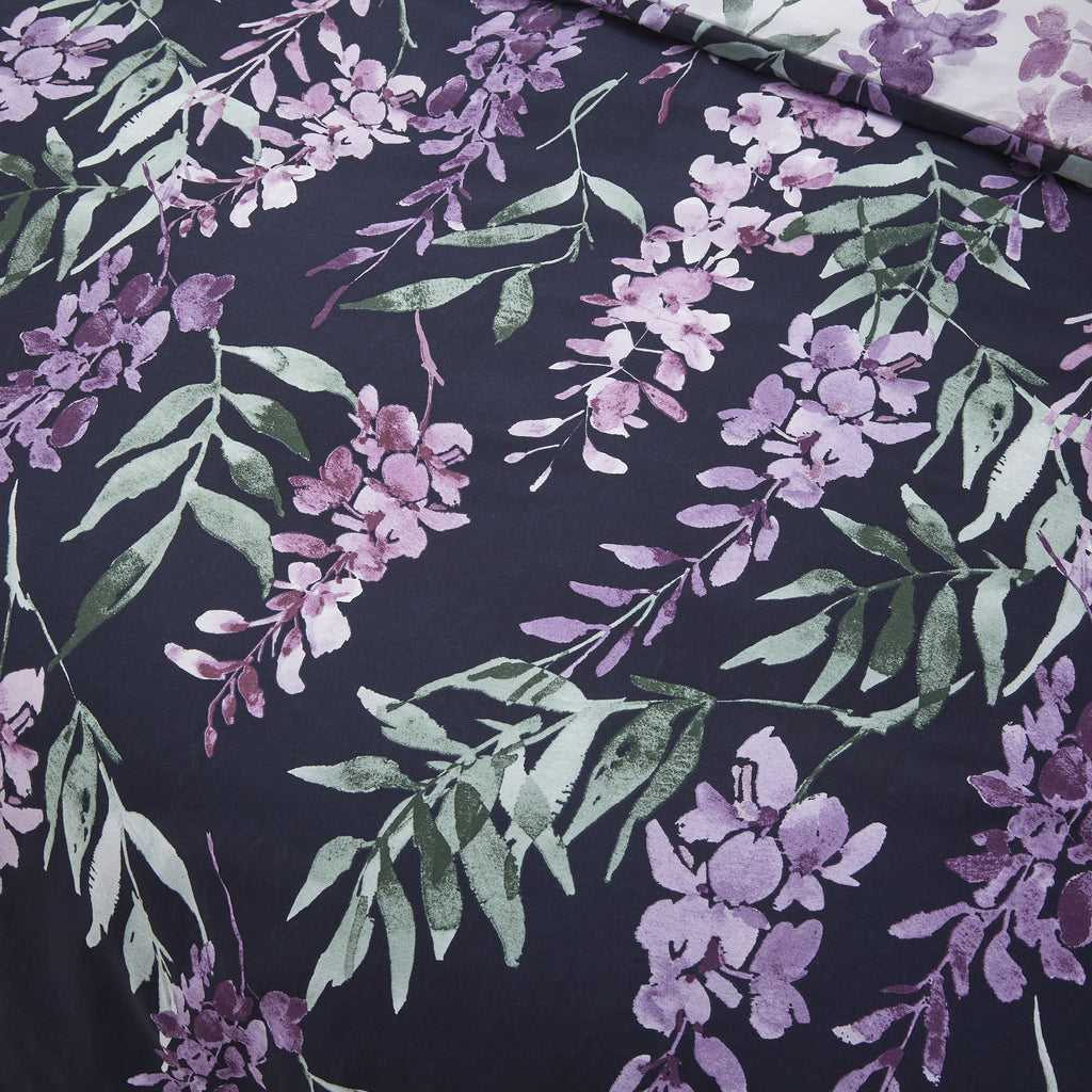 Catherine Lansfield Wisteria White/Navy Bedding