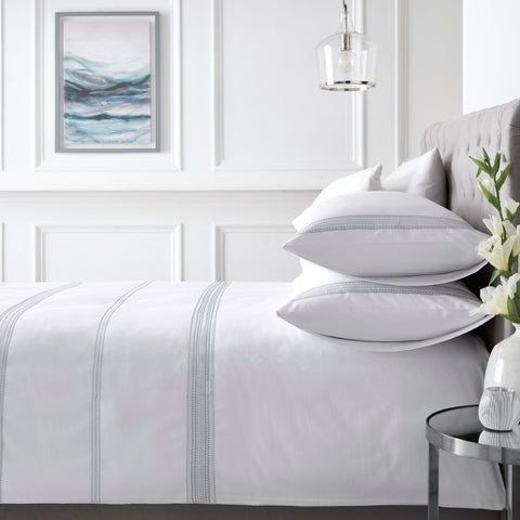 Appletree Boutique Embroidered Band White Duvet Set