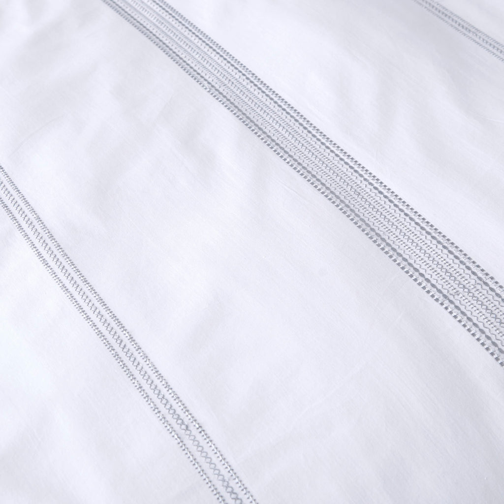 Appletree Boutique Embroidered Band White Duvet Set