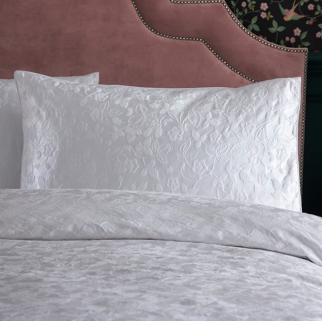 Wedgwood Wild Strawberry White Duvet Set