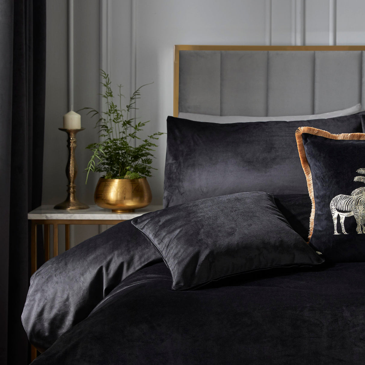Laurence Llewelyn Bowen Montrose Luxury Velvet Duvet Set