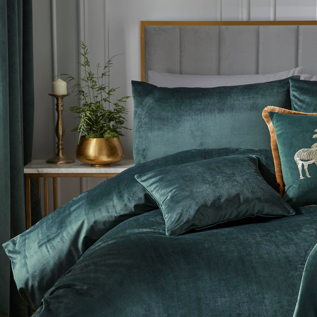 Laurence Llewelyn Bowen Montrose Luxury Velvet Duvet Set