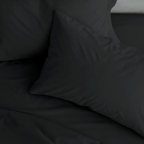 Catherine Lansfield Easy Iron 50% Polyester/50% Combed Cotton 180 Thread Count Percale Black Sheets