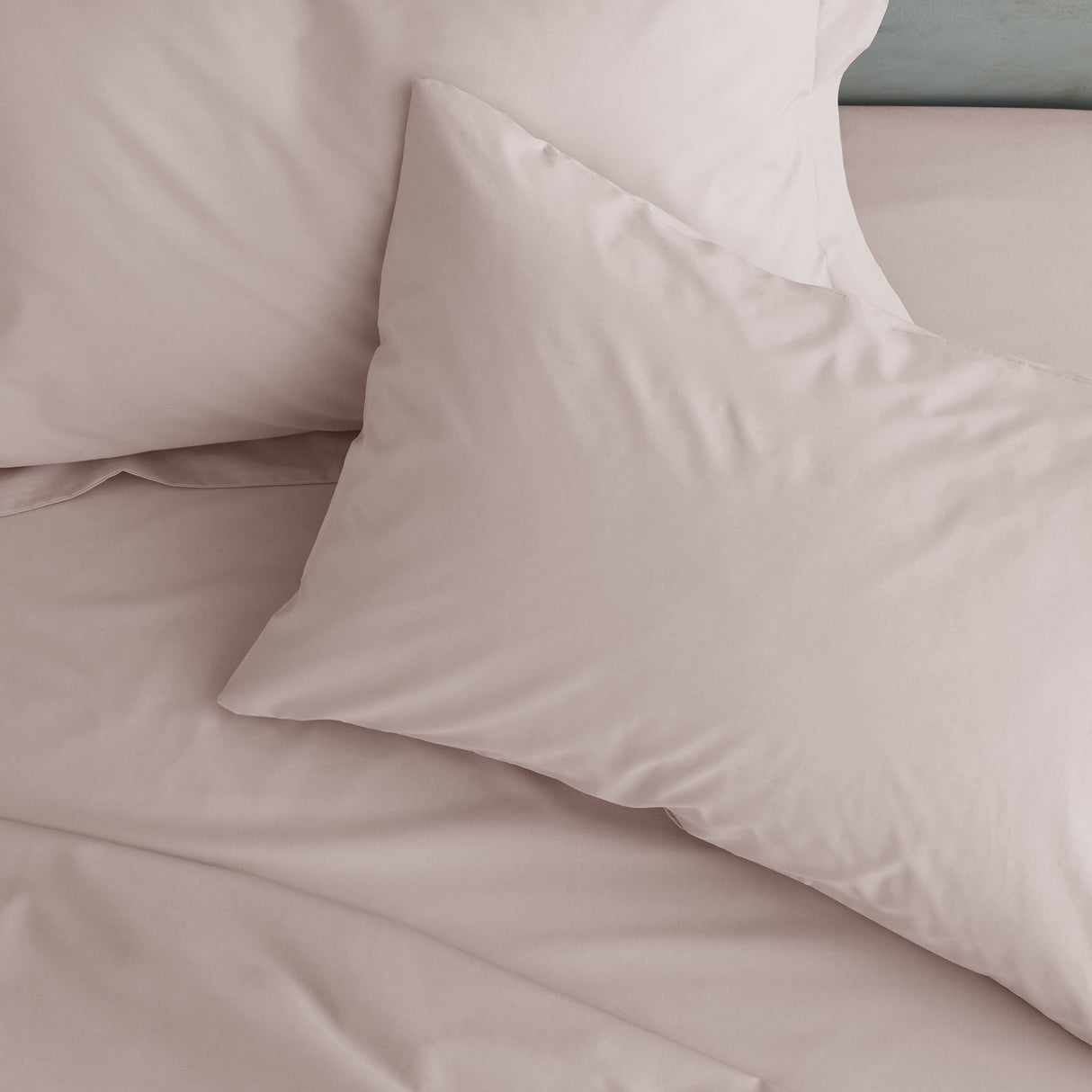 Catherine Lansfield Easy Iron 50% Polyester/50% Combed Cotton 180 Thread Count Percale Blush Sheets