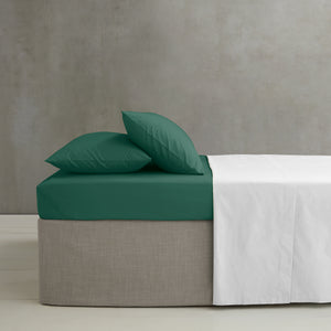 Catherine Lansfield Easy Iron 50% Polyester/50% Combed Cotton 180 Thread Count Percale Dark Green Sheets