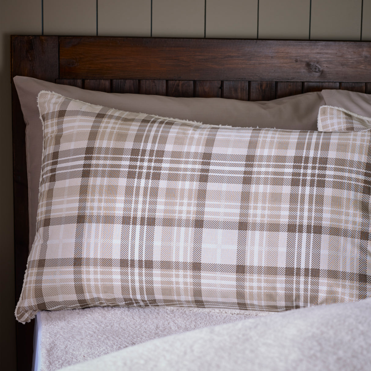 Catherine Lansfield Cosy Sherpa Check Duvet Set