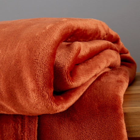 Catherine Lansfield Plain Raschel Velvet Touch 200cm x 240cm Throws