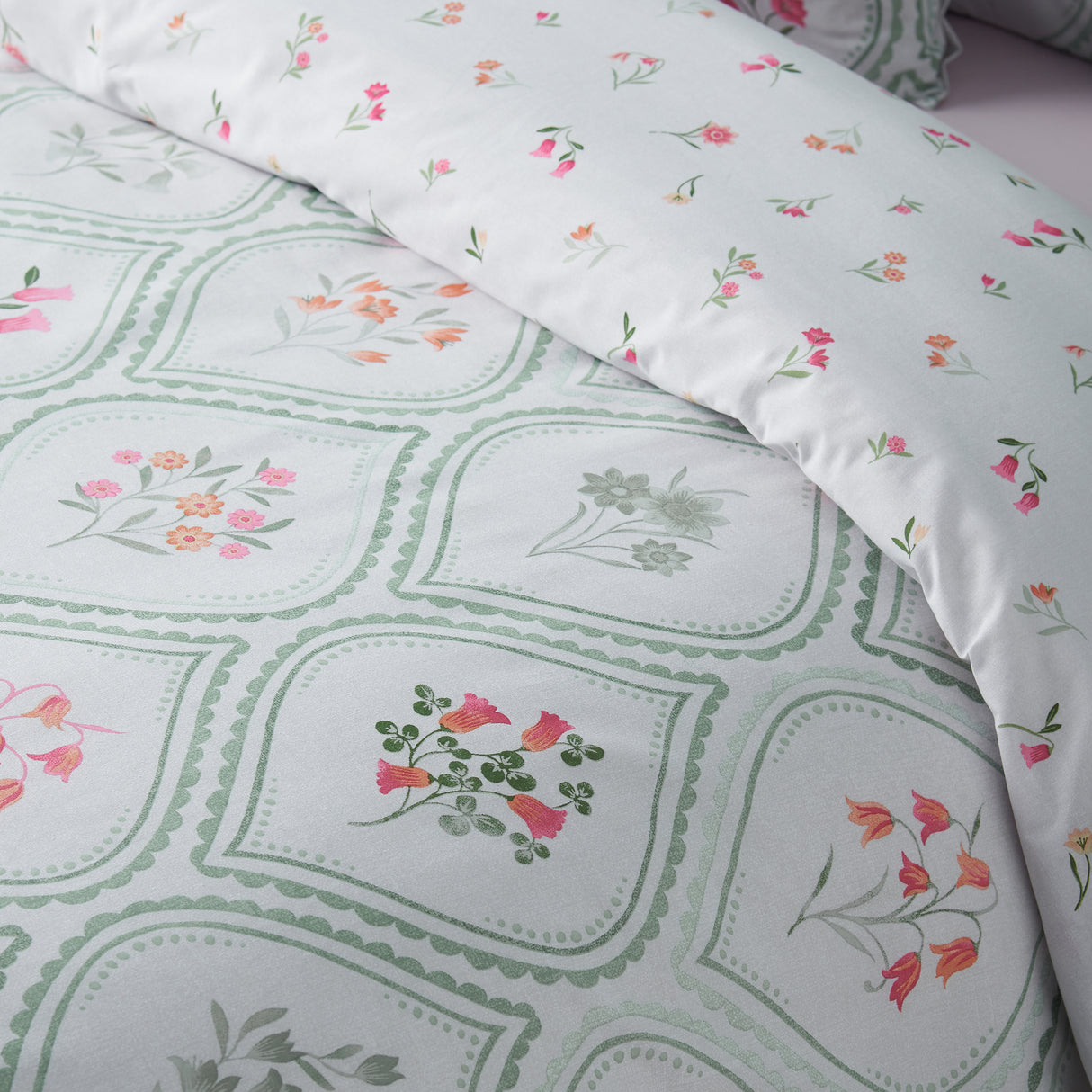 Catherine Lansfield Cameo Floral Soft Green Duvet Set