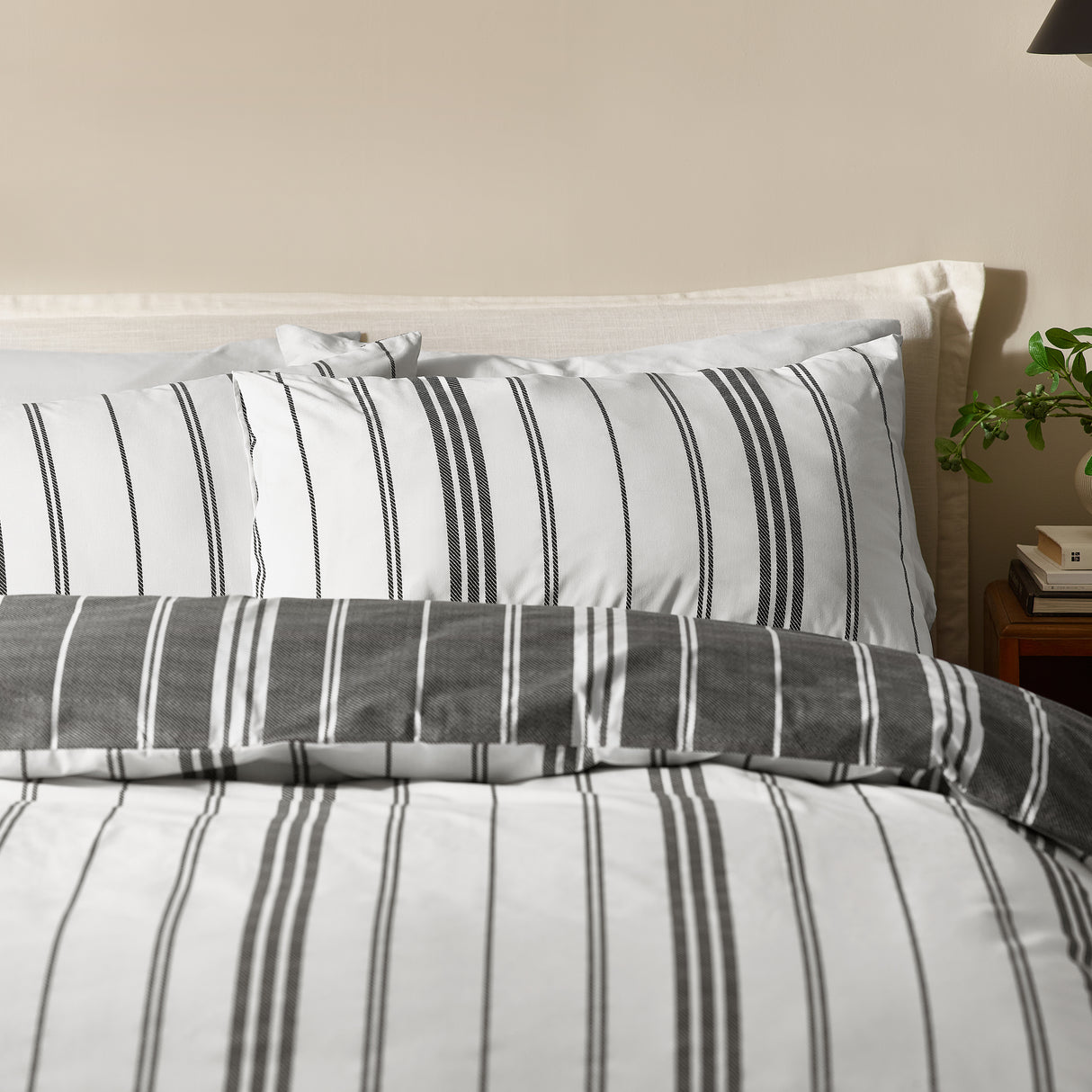 Catherine Lansfield Harbour Stripe Black Duvet Set
