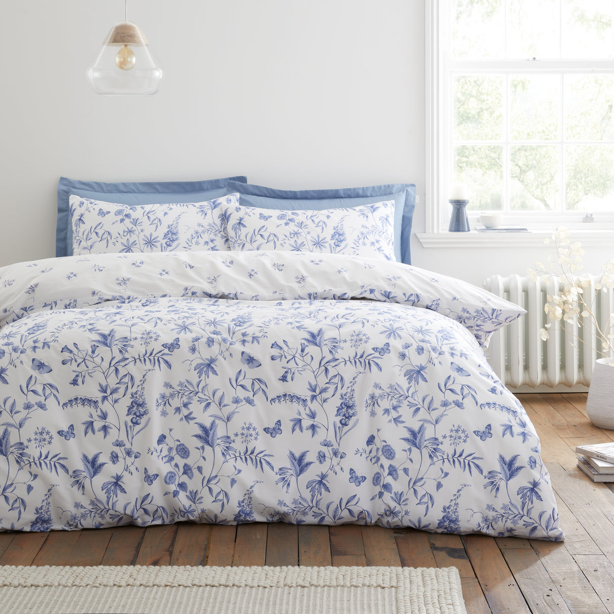 Bianca Thea Floral Blue Duvet Set