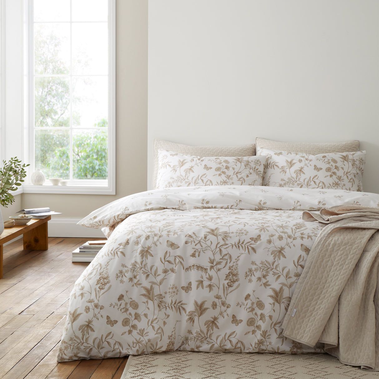 Bianca Fine Linens Thea Floral Natural Duvet Set