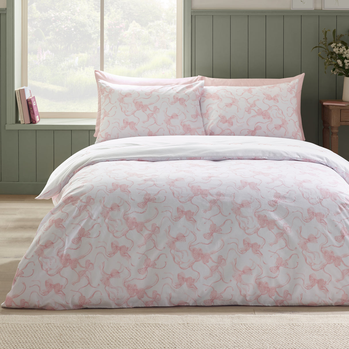 Catherine Lansfield Bow Embroidery Duvet Set