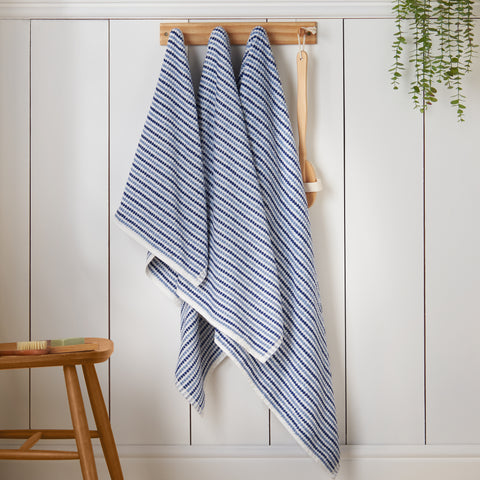 Catherine Lansfield Rice Weave Stripe 100% Cotton 500gsm Blue Towels