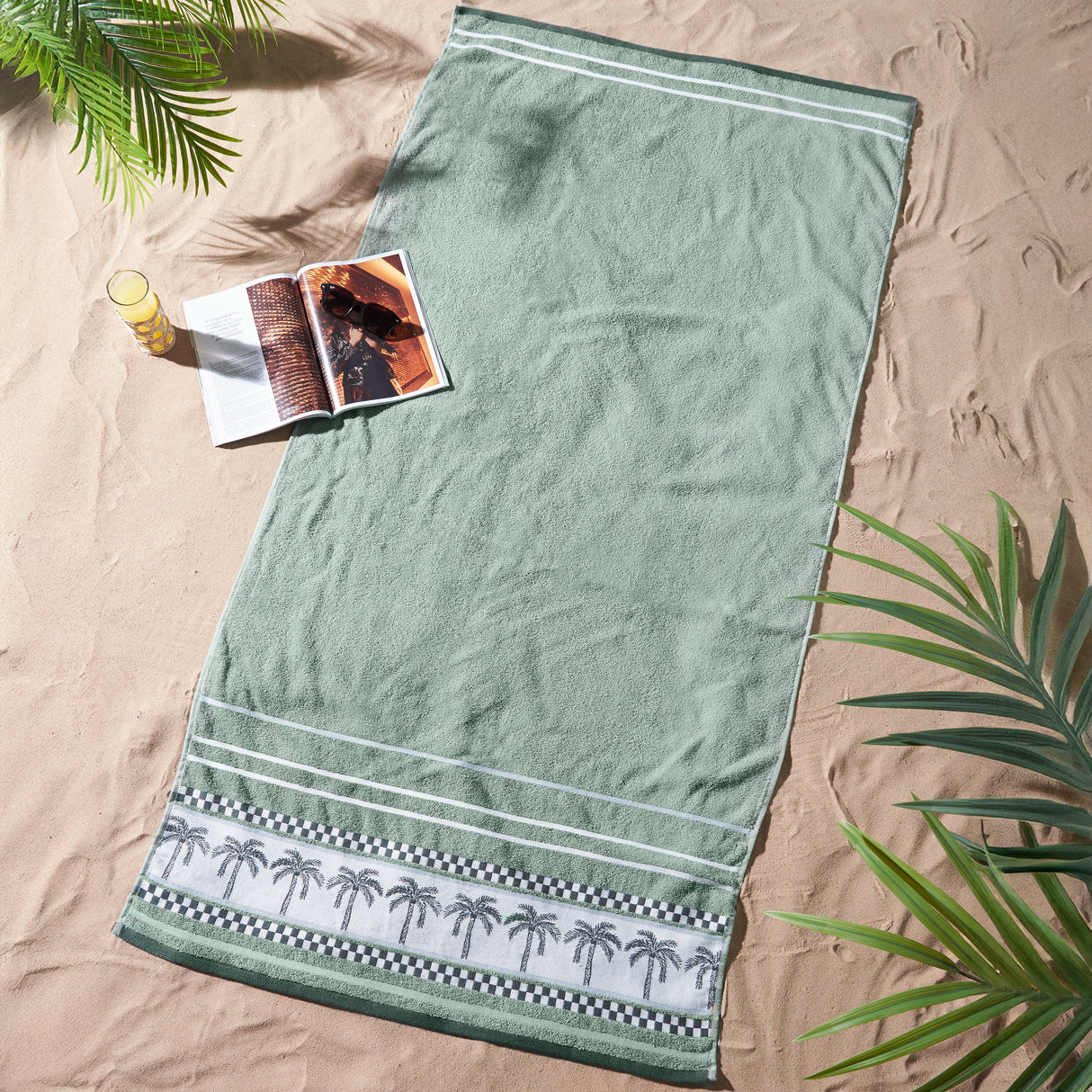 Catherine Lansfield Palm Trees 90cm x 180cm Beach Towel