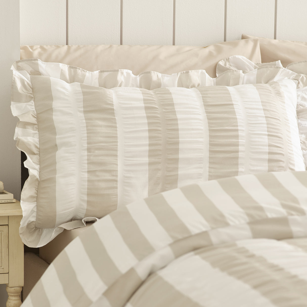 Catherine Lansfield Seersucker Frill Stripe
