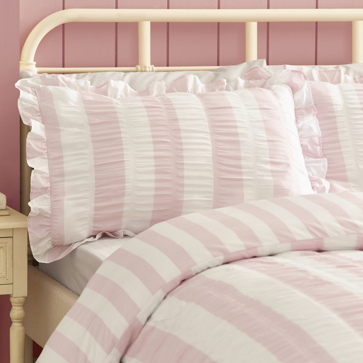 Catherine Lansfield Seersucker Frill Stripe